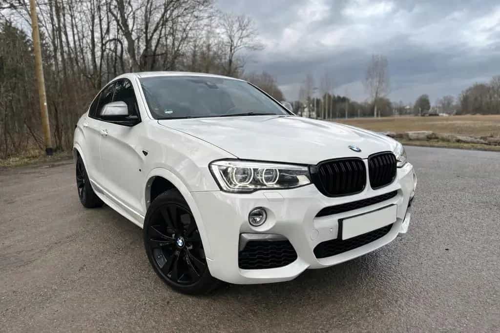 BMW X4 M40 M40i - 07/2017-photo-3