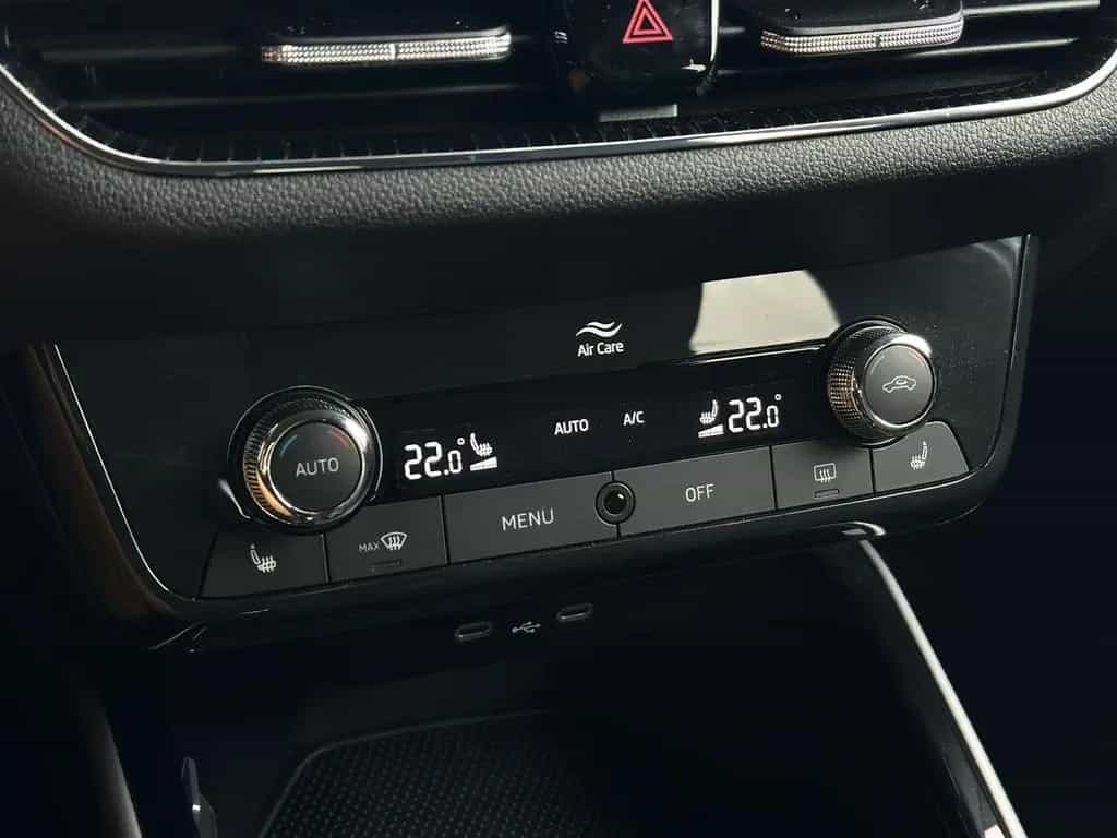 Skoda Fabia 1.0TSI STYLE LED#SHZ#LH#FH#NAV#TEMP#KEYLES 08/2022-photo-19