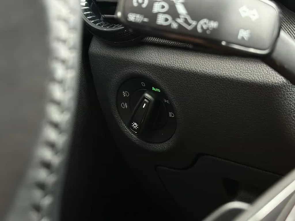 Skoda Fabia 1.0TSI STYLE LED#SHZ#LH#FH#NAV#TEMP#KEYLES 08/2022-photo-29