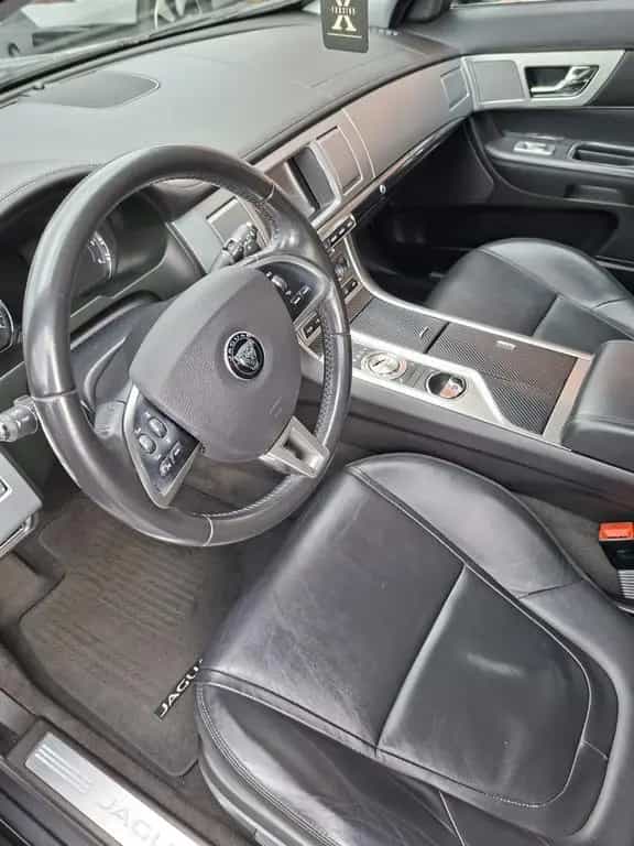 Jaguar XF 2.2 L Diesel - Scheckheftgepflegt bei Jaguar 04/2014-photo-1