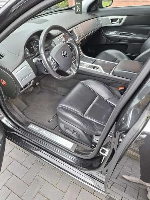 Jaguar XF 2.2 L Diesel - Scheckheftgepflegt bei Jaguar 04/2014-photo-4