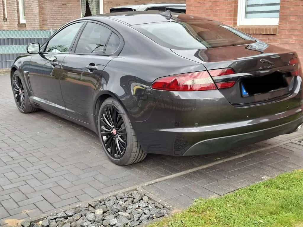 Jaguar XF 2.2 L Diesel - Scheckheftgepflegt bei Jaguar 04/2014-photo-5