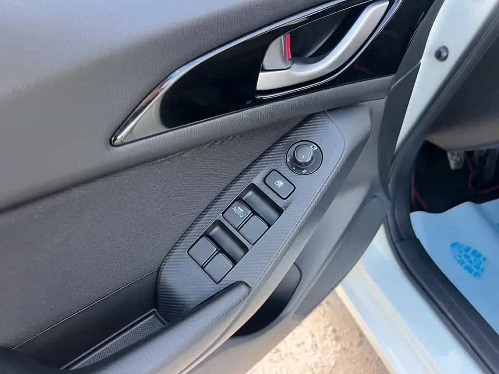 Mazda 3 Lim. Center-Line Navi SHZ Klimaauto Tüv + Insp 08/2014-photo-17