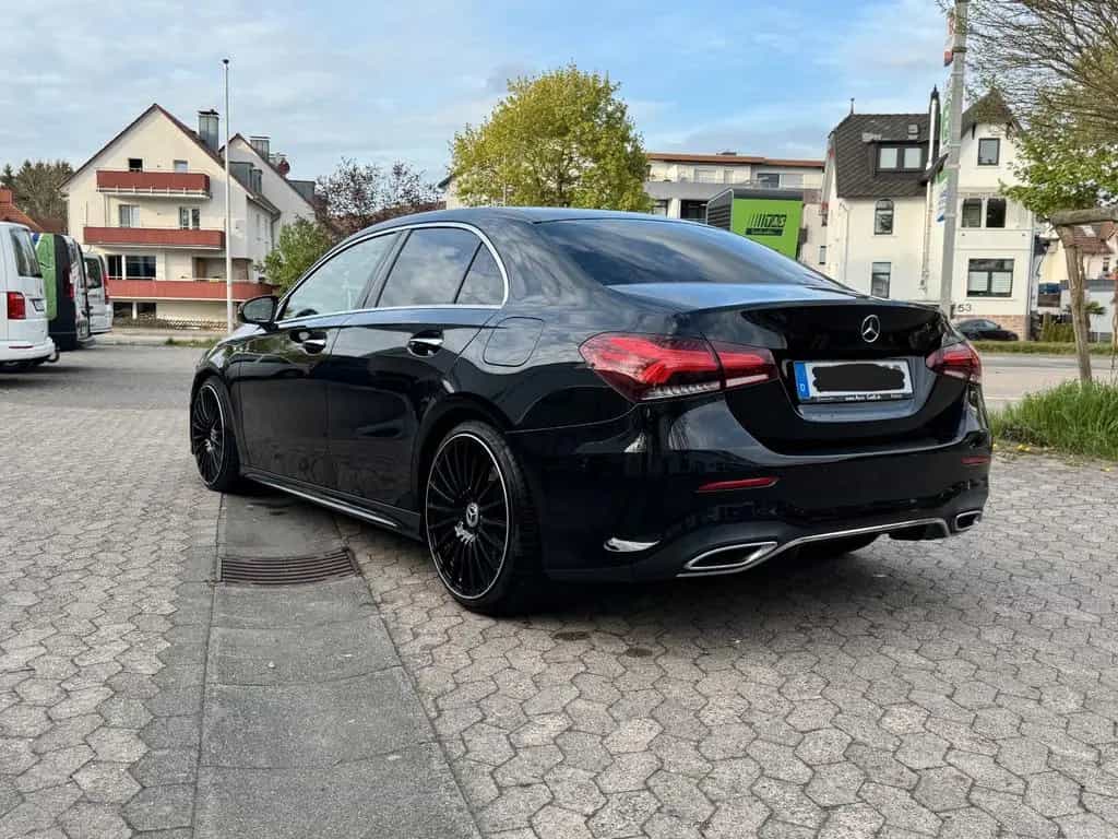Mercedes-Benz A-Class 250 Limousine-AMG-Line-Burmester Scheckheft-- 07/2019-photo-6