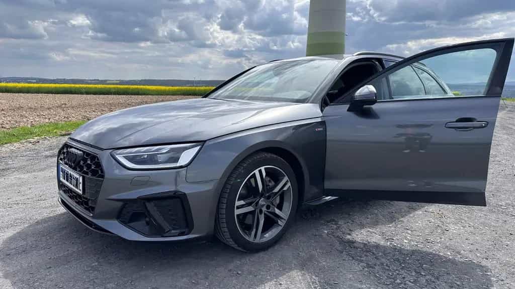 Audi A4 Avant TFSI I S-Line 10/2022-photo-1