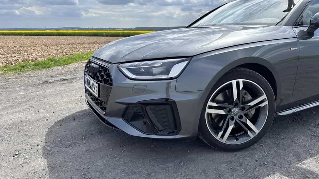 Audi A4 Avant TFSI I S-Line 10/2022-photo-2
