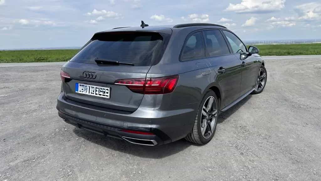 Audi A4 Avant TFSI I S-Line 10/2022-photo-5
