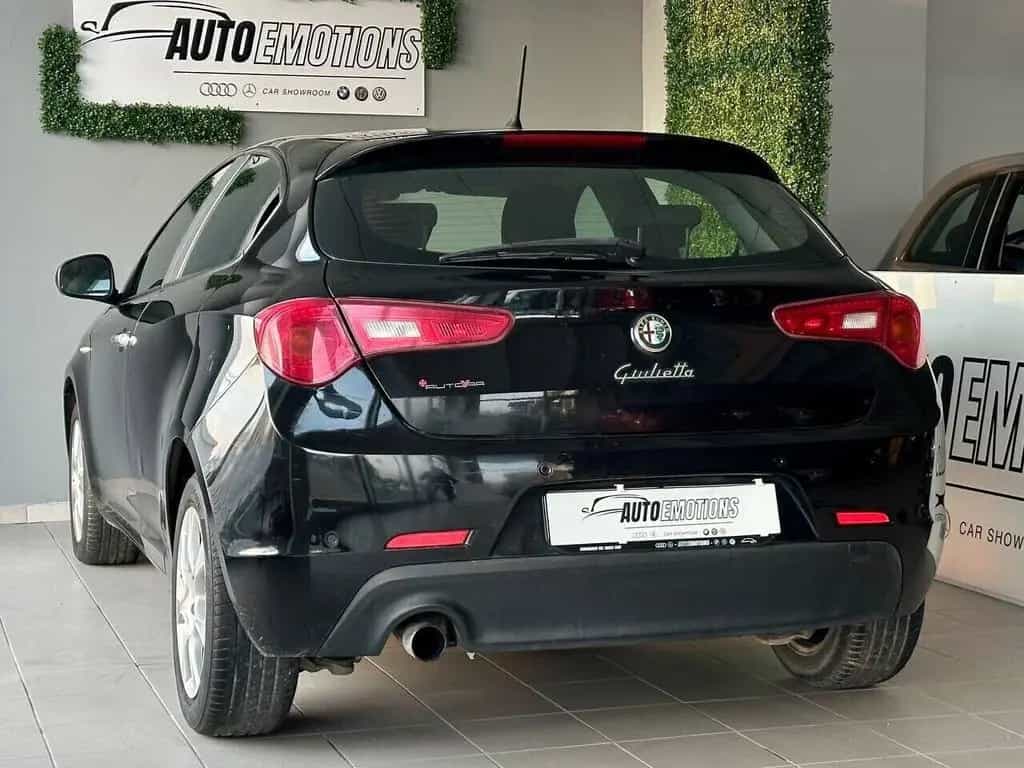 Alfa Romeo Giulietta 1.6 - 105 CV 04/2013-photo-5