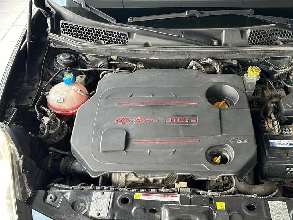 Alfa Romeo Giulietta 1.6 - 105 CV 04/2013-photo-8