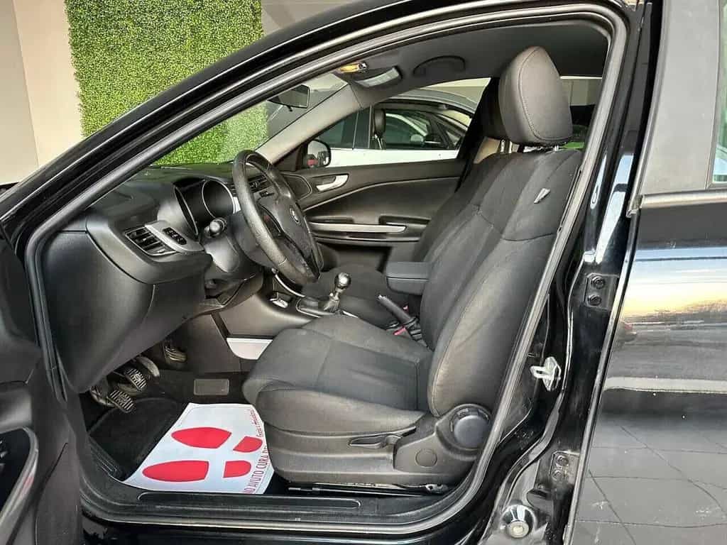 Alfa Romeo Giulietta 1.6 - 105 CV 04/2013-photo-9