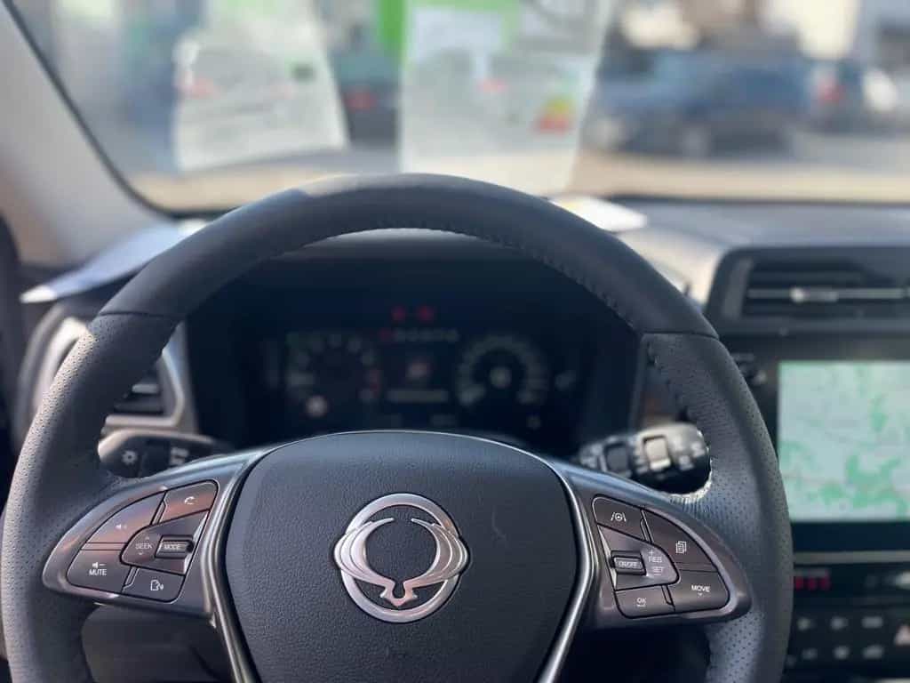 KGM Tivoli NOMAD+ 1.5 163 PS LED/Keyless/PDC vorne null-photo-26