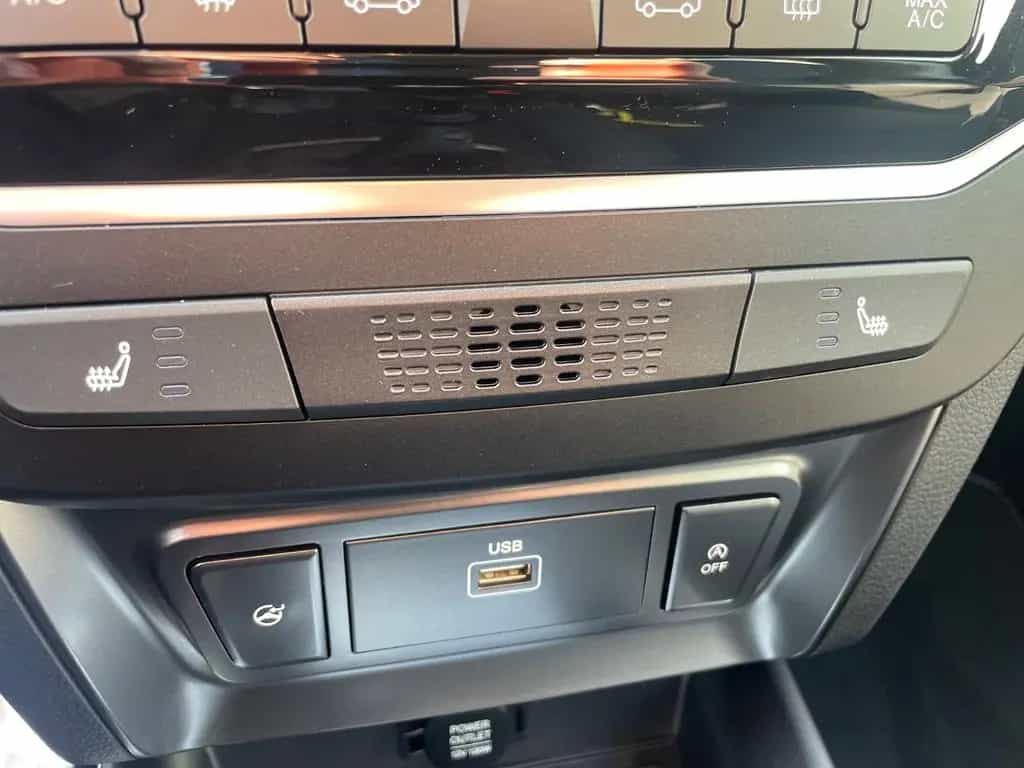 KGM Tivoli NOMAD+ 1.5 163 PS LED/Keyless/PDC vorne null-photo-38
