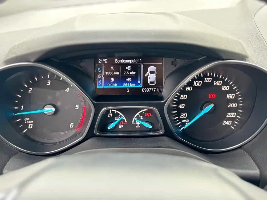 Ford Kuga 2.0TDCI*Titanium*1.Hand*Zahnriemen*Tüv NEU! 10/2015-photo-24