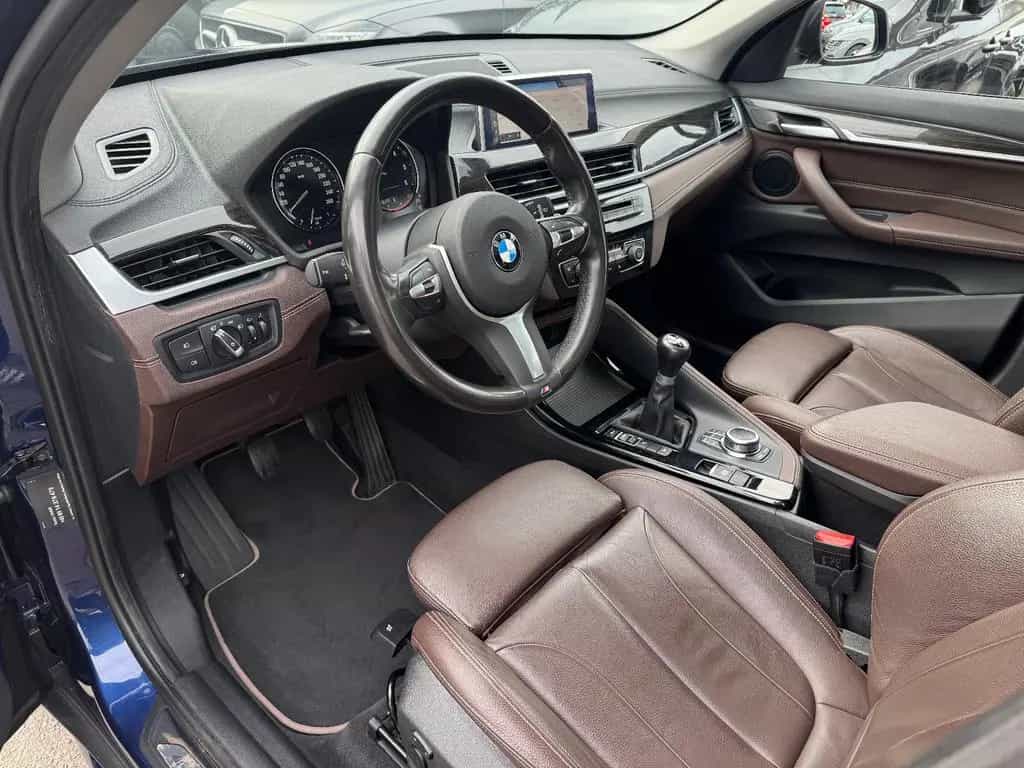 BMW X1 xDrive18d Sport Line Navi LED Leder AHK HiFi 07/2019-photo-9