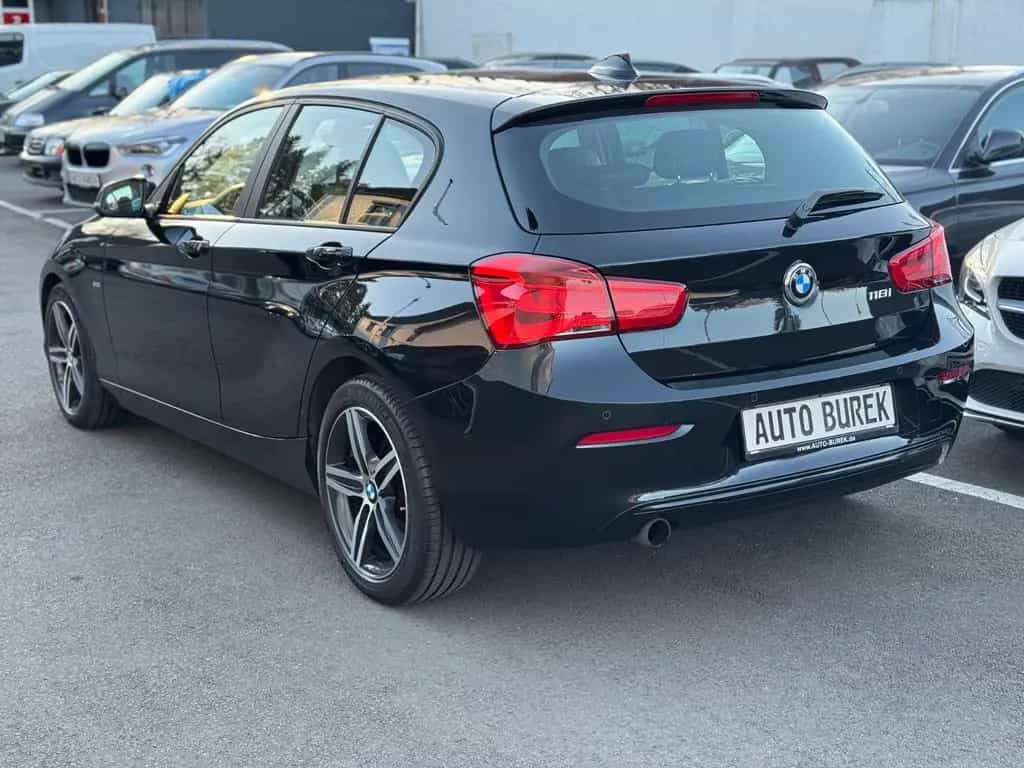 BMW 1 Series 118i 5trg Sport Line Navi Leder LED PDC MFL Shz 08/2017-photo-3