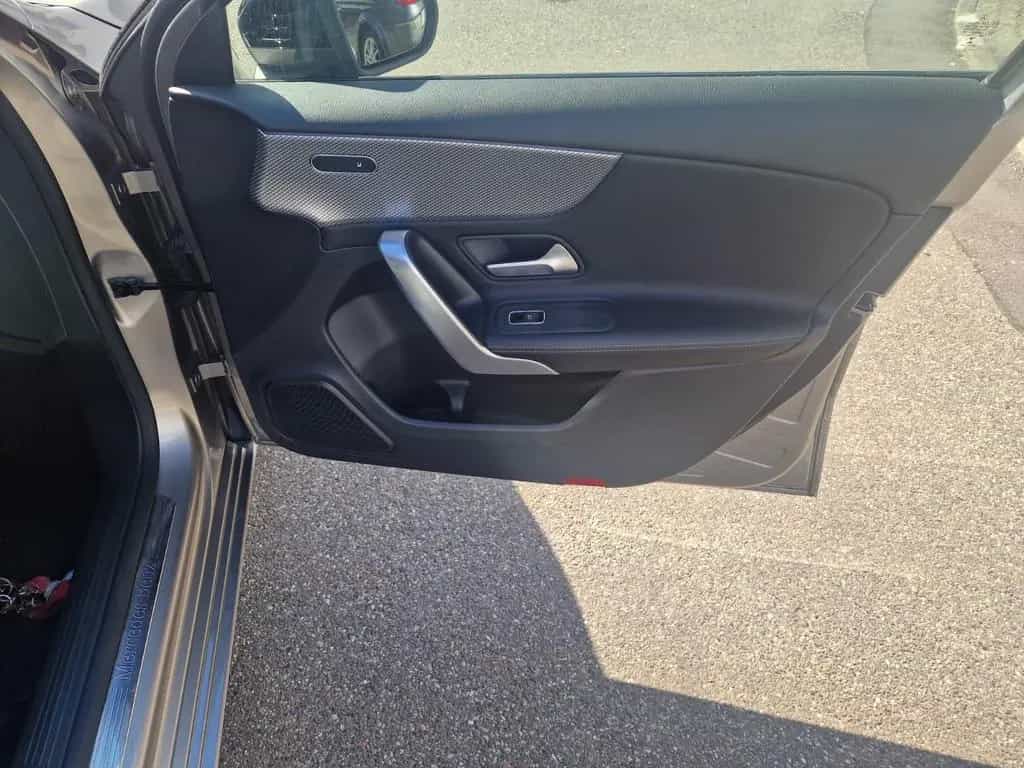 Mercedes-Benz A-Class 220 DCT 10/2019-photo-11