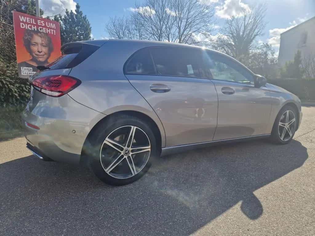 Mercedes-Benz A-Class 220 DCT 10/2019-photo-3