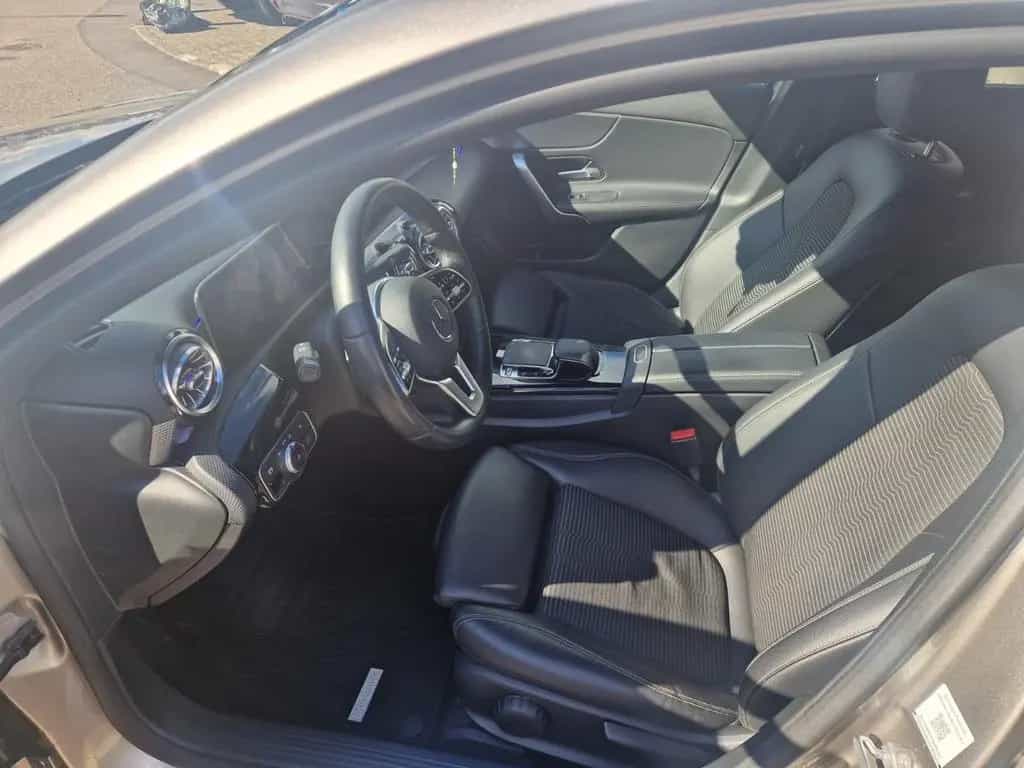 Mercedes-Benz A-Class 220 DCT 10/2019-photo-7