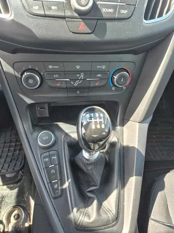 Ford Focus Limousine |76.500 km | TÜV 02/27 12/2017-photo-11