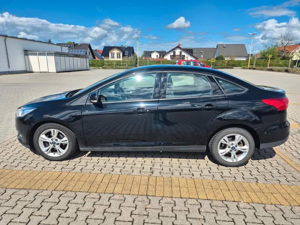 Ford Focus Limousine |76.500 km | TÜV 02/27 12/2017-photo-2
