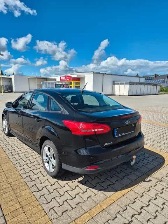 Ford Focus Limousine |76.500 km | TÜV 02/27 12/2017-photo-4