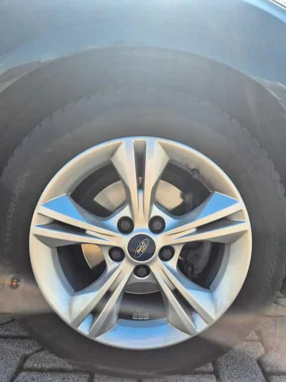 Ford Focus Limousine |76.500 km | TÜV 02/27 12/2017-photo-5