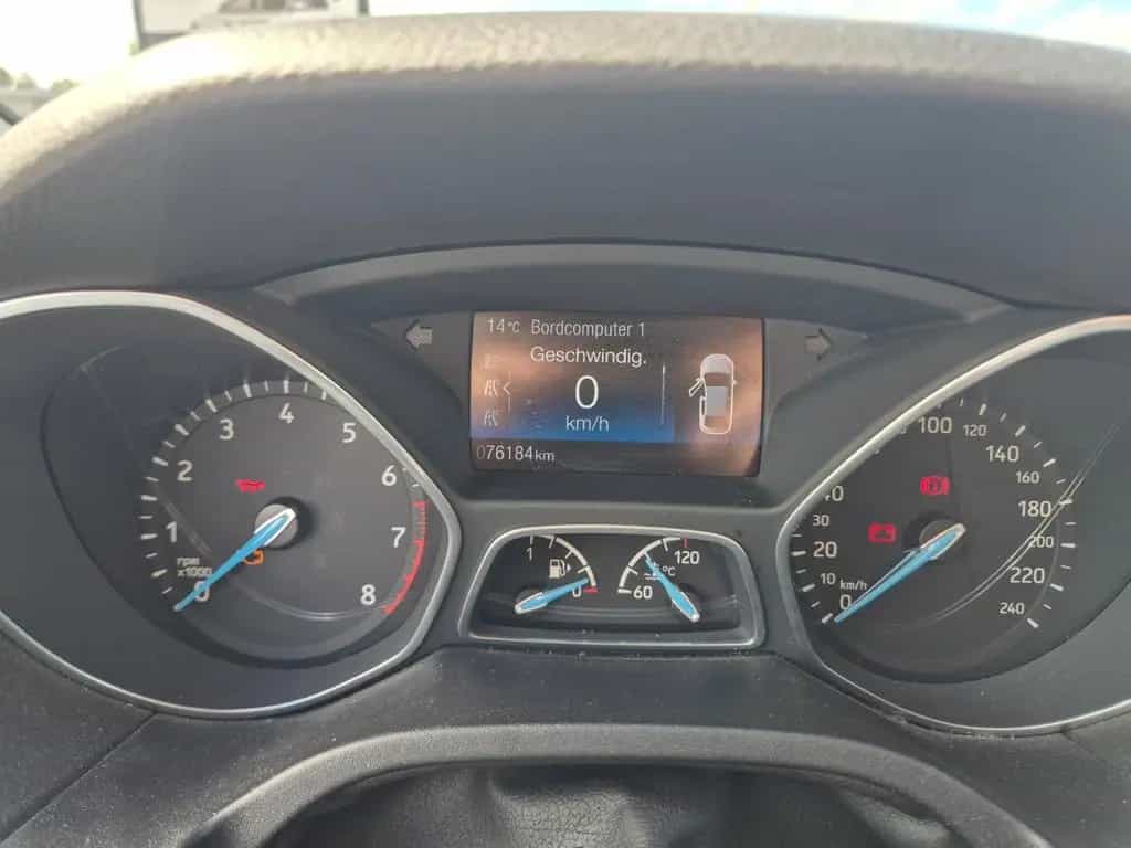 Ford Focus Limousine |76.500 km | TÜV 02/27 12/2017-photo-9