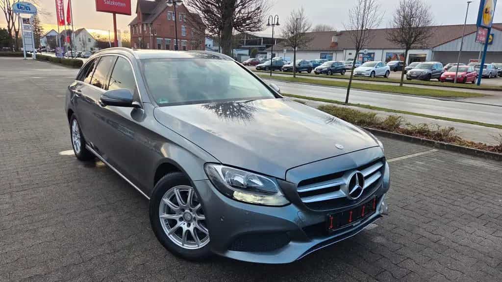 Mercedes-Benz C-Class 180T-AVANGARDE-AUT+AHK+LEDER+NAVI+KLIMAUT+TOP! 11/2016-photo-6