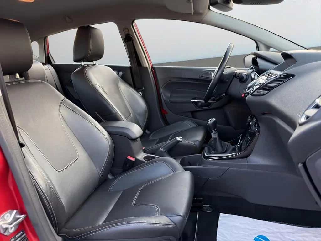 Ford Fiesta 07/2016-photo-11