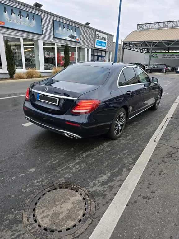 Mercedes-Benz E-Class 300 Avantgarde 08/2019-photo-1