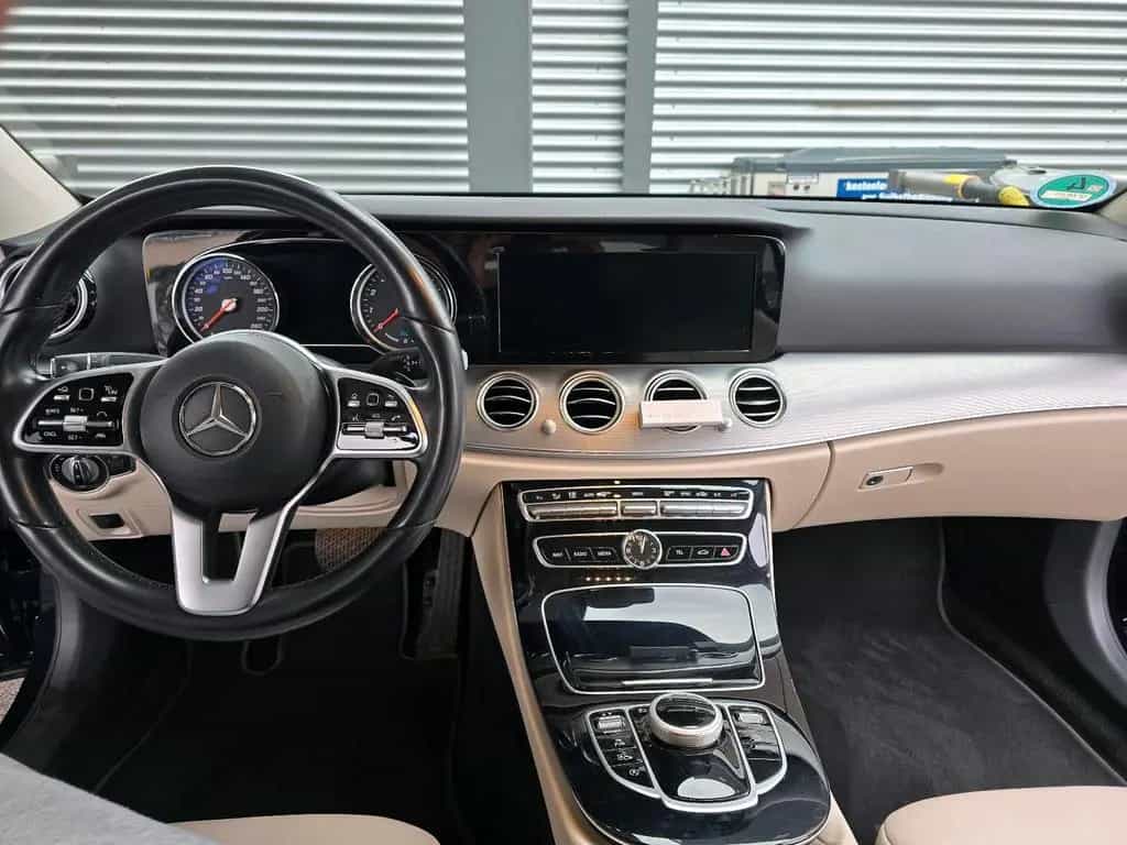 Mercedes-Benz E-Class 300 Avantgarde 08/2019-photo-5