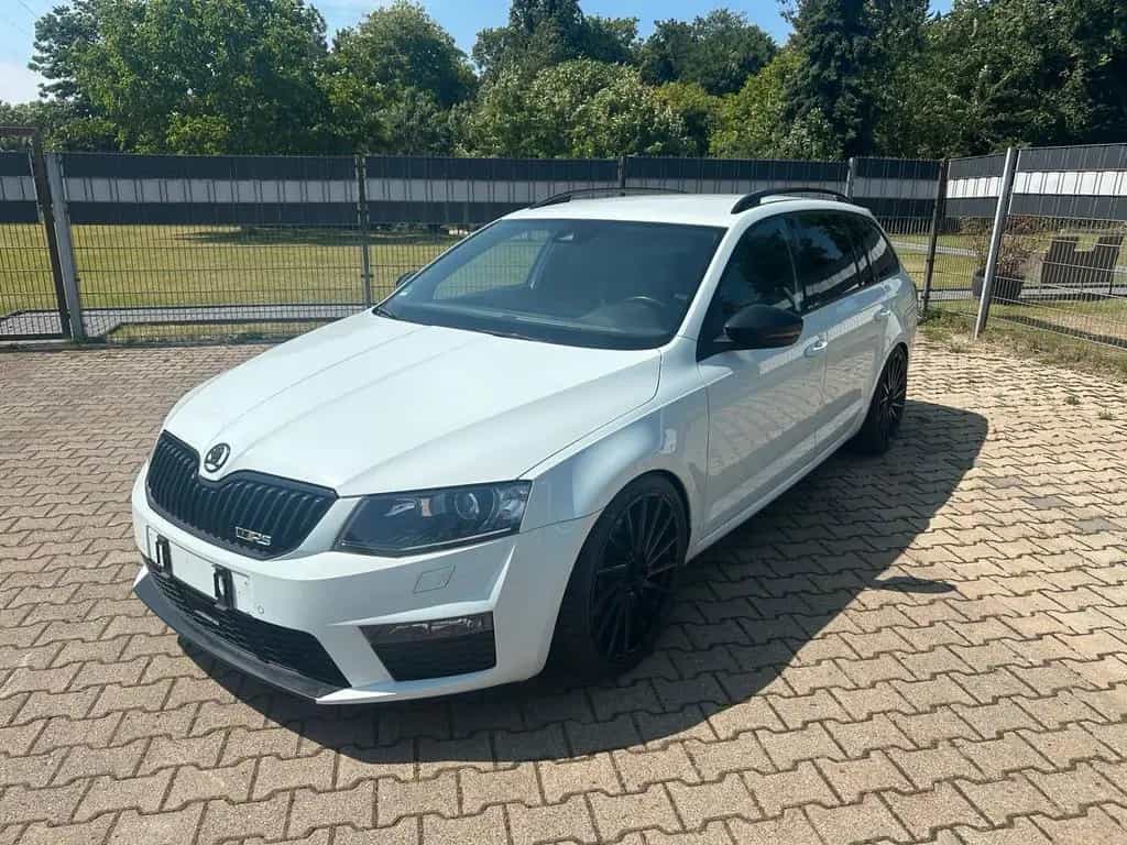 Skoda Octavia RS 2.0T 07/2015-photo-0