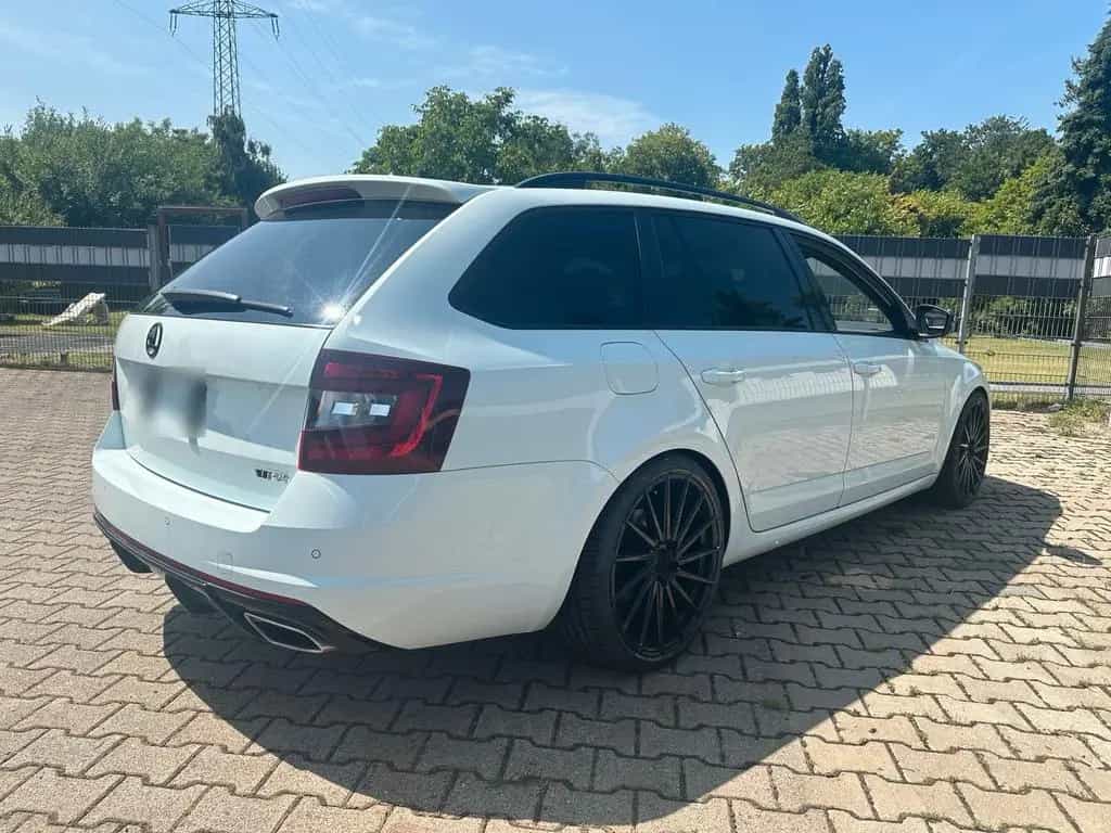 Skoda Octavia RS 2.0T 07/2015-photo-2