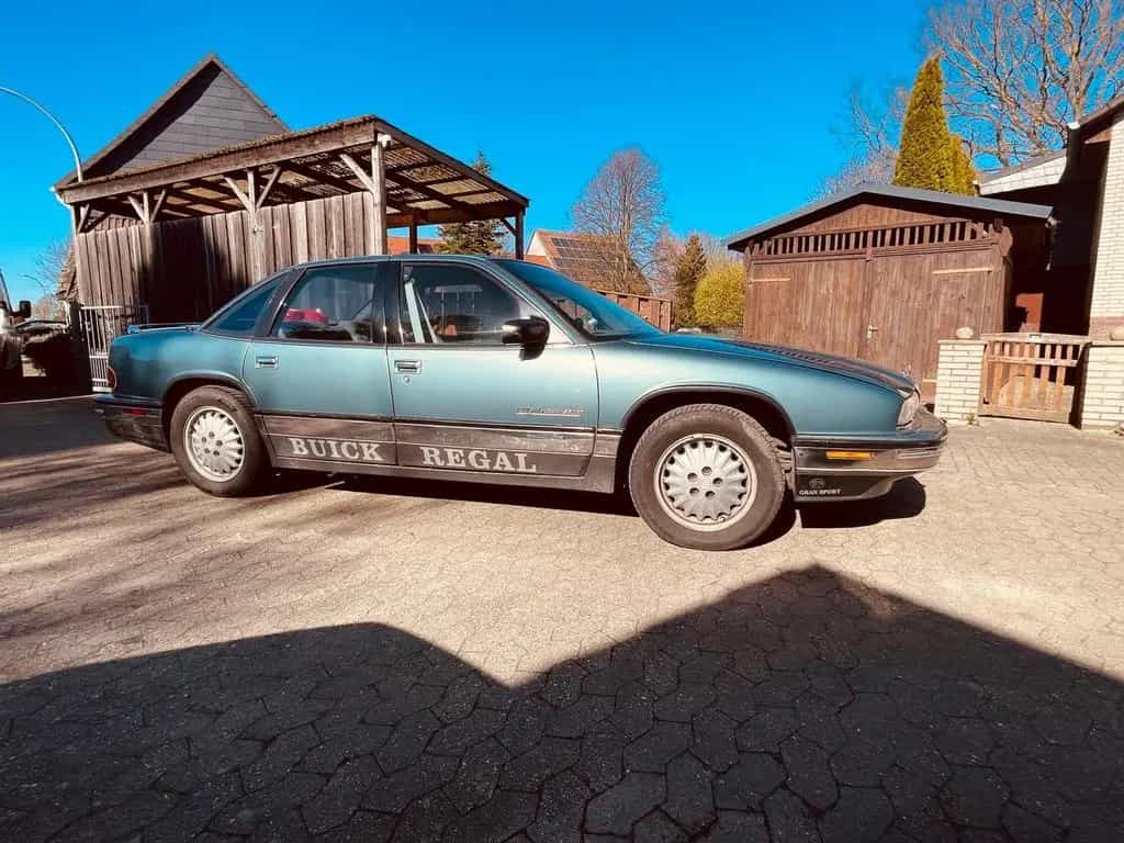 Buick Regal 12/1992-photo-1