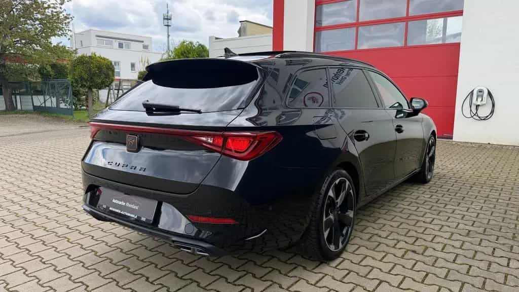 Cupra Leon 2.0 TSI DSG Sportstourer*Matrix*Pano*Garant 10/2023-photo-3