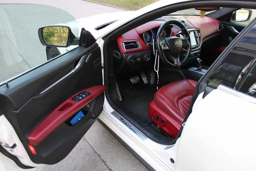 Maserati Ghibli 3.0 V6 S Q4 Automatik S SHZ Kamera PDC 06/2015-photo-8