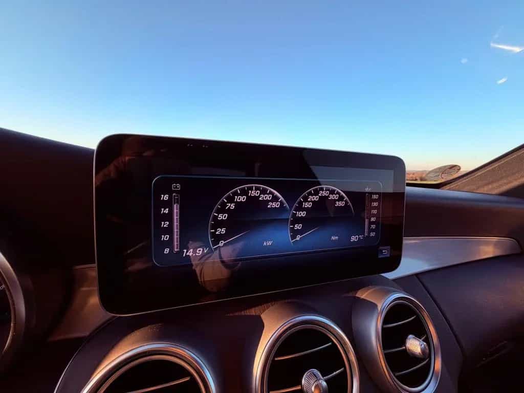 Mercedes-Benz C-Class 300 Autom. - AMG / BURMESTER / HUD / AHK 06/2021-photo-10