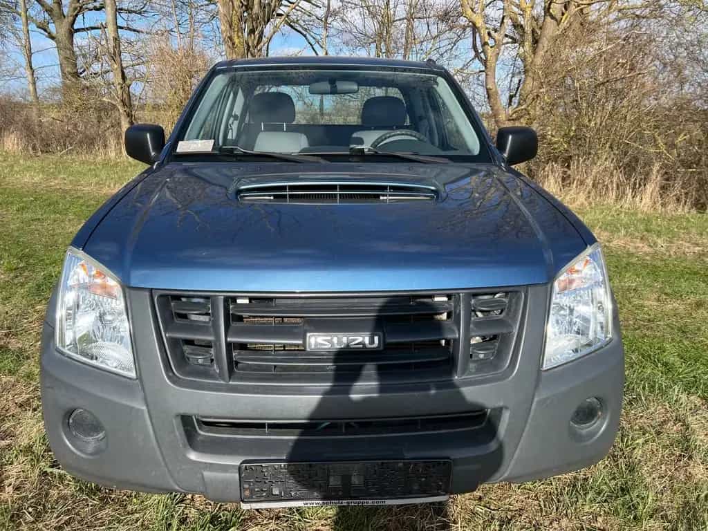 Isuzu D-Max Space Cup 4WD 2.5 TD Intercooler 09/2010-photo-2