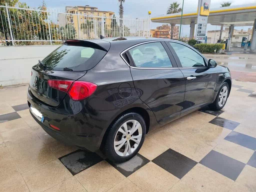 Alfa Romeo Giulietta 1.6 JTDm-2 105 CV Distincti 11/2013-photo-1