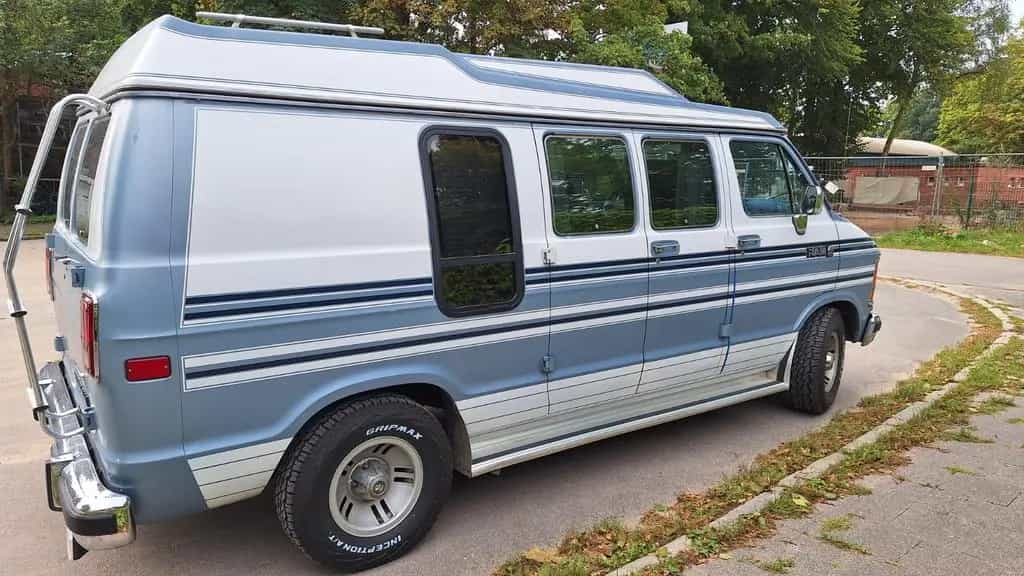 Dodge RAM 08/1990-photo-1