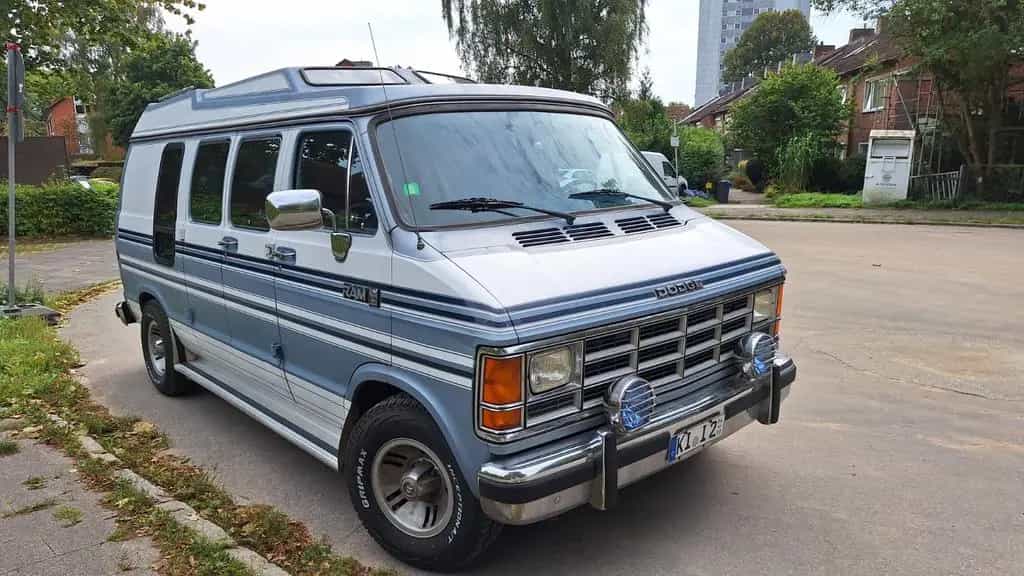 Dodge RAM 08/1990-photo-2