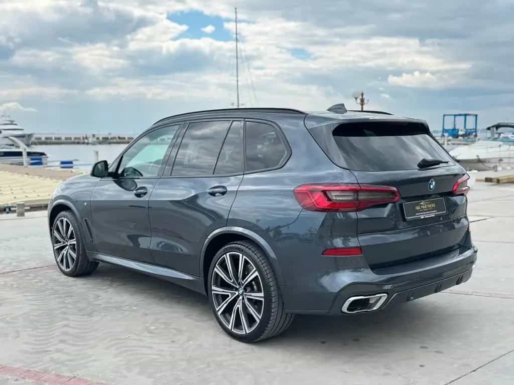 BMW X5 xDrive40i M-Sport Individual 08/2019-photo-3