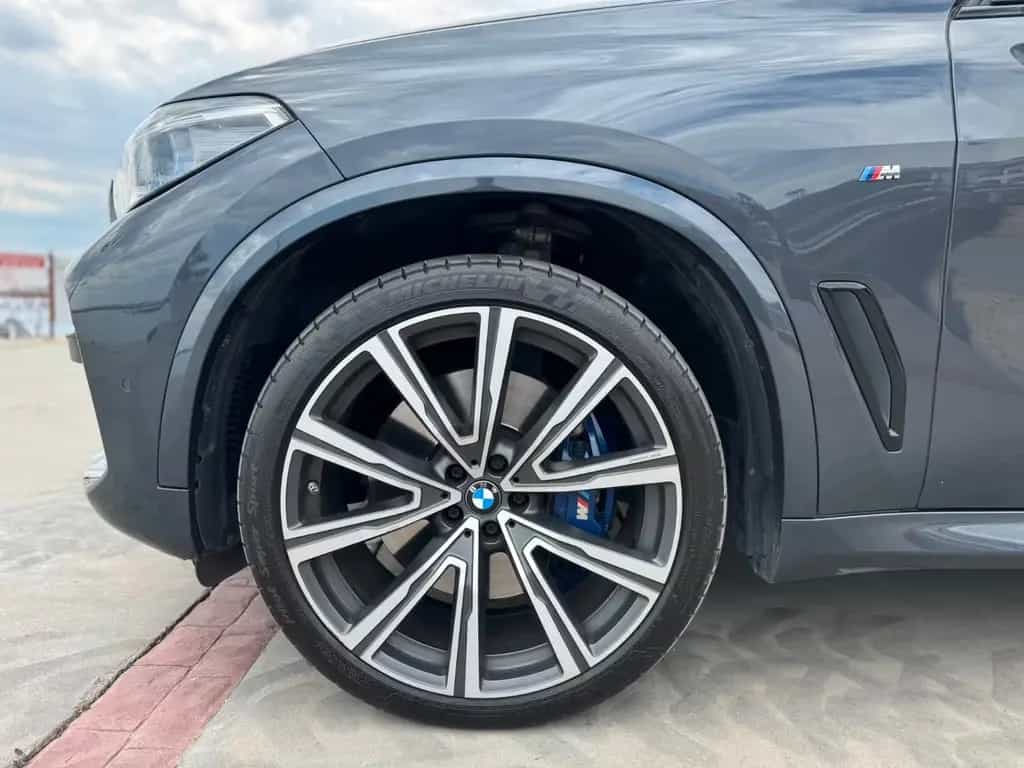 BMW X5 xDrive40i M-Sport Individual 08/2019-photo-6