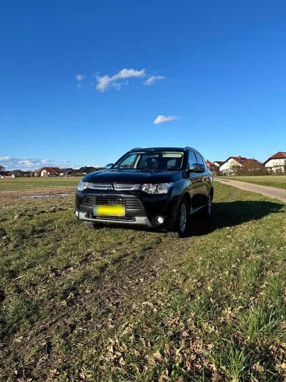 Mitsubishi Outlander 4WD 7-Sitzer 2.2 DI-D... 12/2013-photo-0