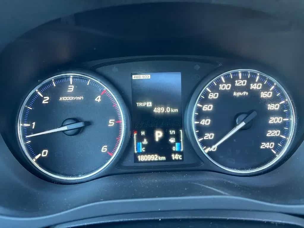 Mitsubishi Outlander 4WD 7-Sitzer 2.2 DI-D... 12/2013-photo-14
