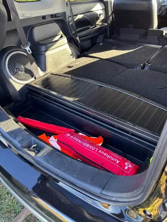 Mitsubishi Outlander 4WD 7-Sitzer 2.2 DI-D... 12/2013-photo-3