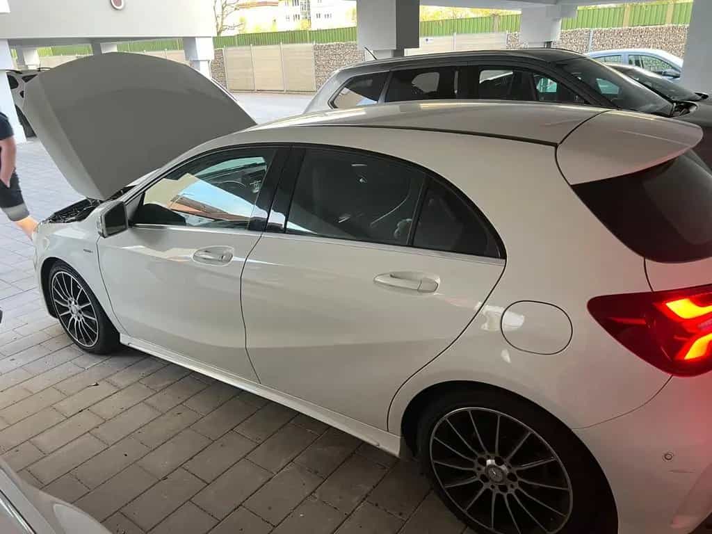 Mercedes-Benz A-Class 180 (BlueEFFICIENCY) 7G-DCT AMG Sport 04/2017-photo-2