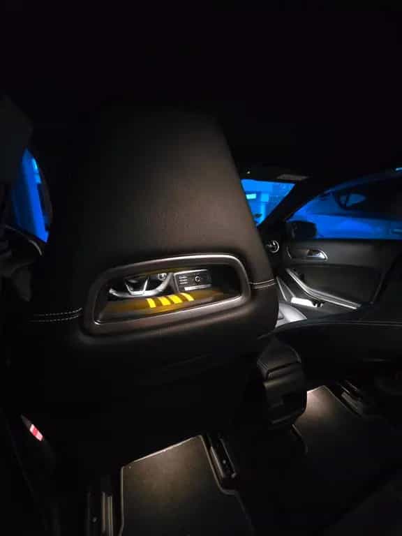 Mercedes-Benz A-Class 180 (BlueEFFICIENCY) 7G-DCT AMG Sport 04/2017-photo-7