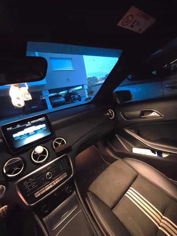 Mercedes-Benz A-Class 180 (BlueEFFICIENCY) 7G-DCT AMG Sport 04/2017-photo-9