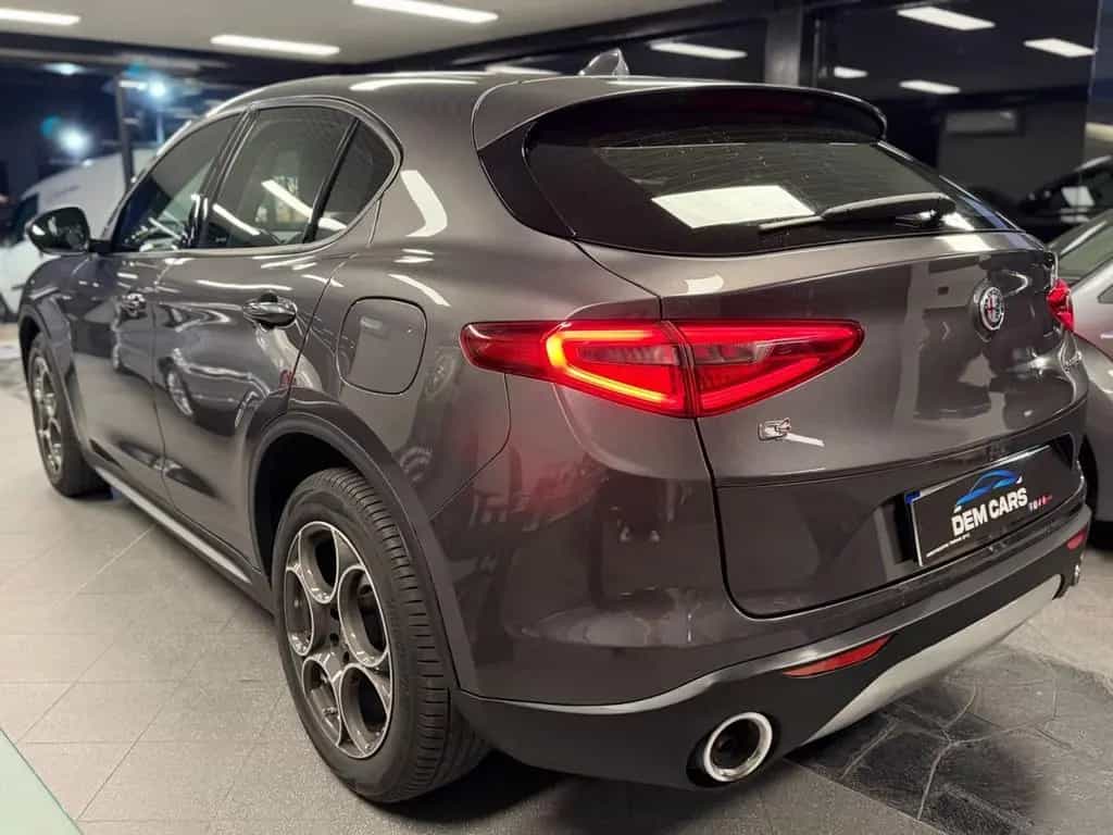 Alfa Romeo Stelvio 2.2 Turbodiesel 180 CV AT8 Q4 01/2018-photo-4